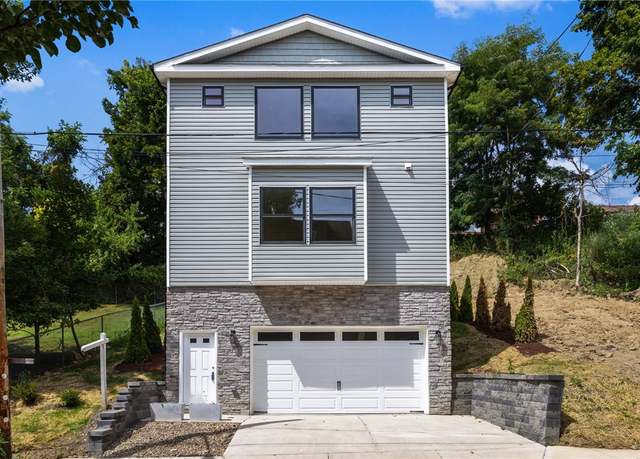 Property at 440 Wyola St, Mt Washington, PA 15211, 3 beds, 2.5 baths