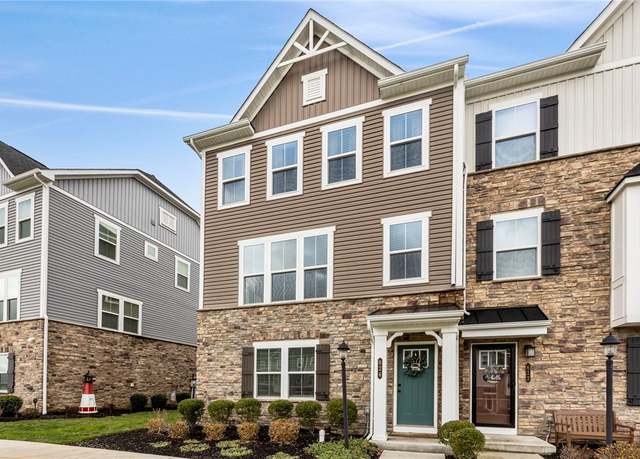 Property at 624 Amarth Ln, Cranberry Twp, PA 16066, 3 beds, 2.5 baths