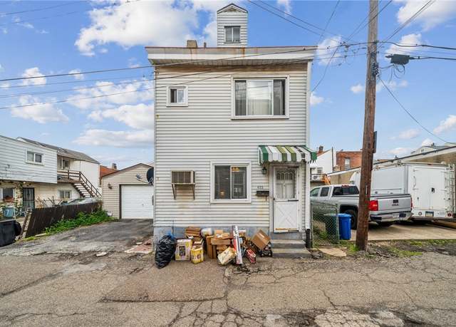 Property at 423 Garnet Way, Bloomfield, PA 15224, 2 beds, 1.5 baths