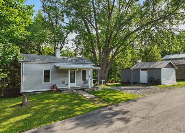 Property at 3009 33rd St, Pulaski Twp - Bea, PA 15066, 2 beds, 1 bath