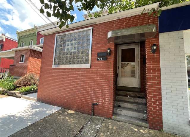 Property at 226 S Fifth St, Jeannette, PA 15644, 2 beds, 1 bath