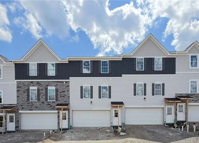 Property at 2004 Canterbury Dr, Imperial, PA 15126, 3 beds, 2.5 baths