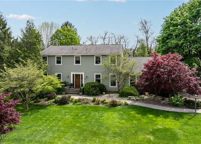 Property at 2349 Westgate Dr, Franklin Park, PA 15237, 4 beds, 2.5 baths