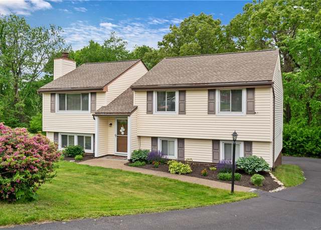 Property at 15 Fawnridge Dr, Robinson Twp - Nwa, PA 15136, 3 beds, 2.5 baths
