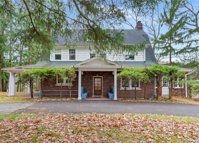 Property at 126 Oakford Park Rd, Hempfield Twp - Wml, PA 15644, 6 beds, 4.5 baths