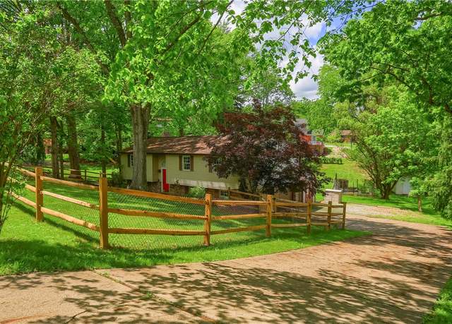 Property at 122 Oak Ln, North Strabane, PA 15317, 4 beds, 3 baths
