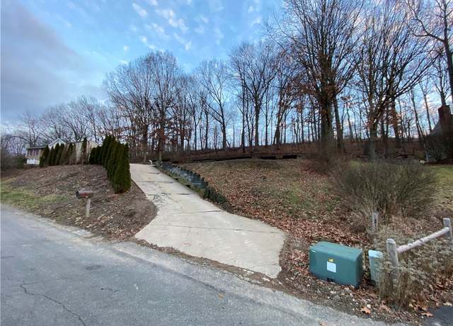 Property at 159 Oakdale Dr, Zelienople Boro, PA 16063