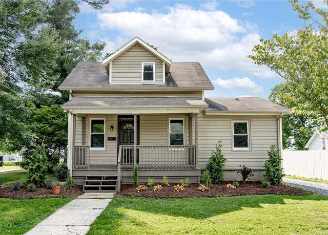 Property at 203 Franklin Pl, Grove City Boro, PA 16127, 4 beds, 2 baths