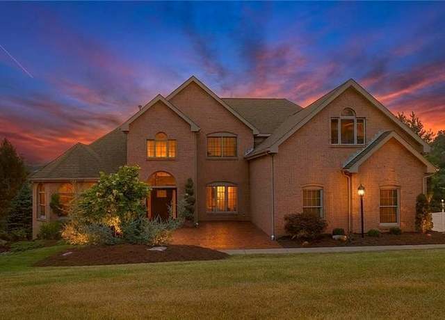 Property at 126 Doubletree Dr, Peters Twp, PA 15367, 6 beds, 4.5 baths