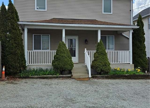 Property at 2508 Newark St, Hempfield Twp - Wml, PA 15634, 3 beds, 2 baths