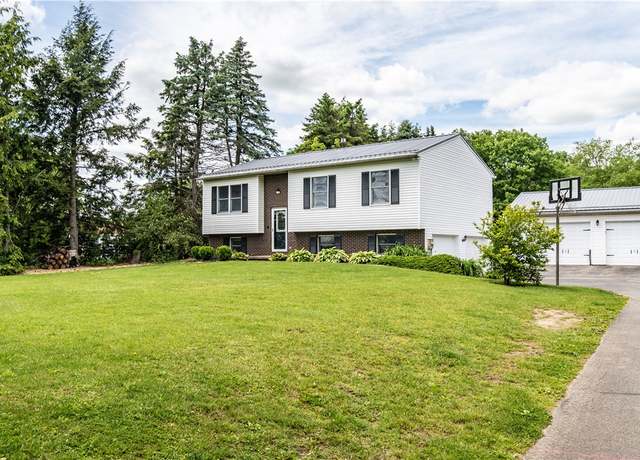 Property at 229 Holyoke Rd, Center Twp - But, PA 16001, 3 beds, 2 baths