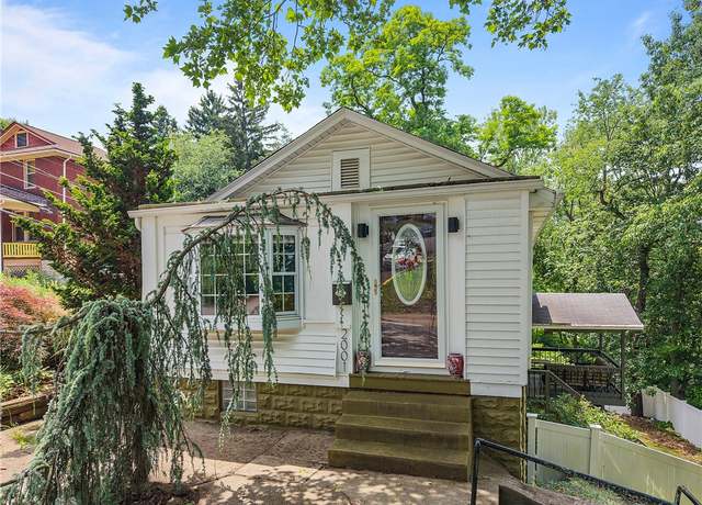 Property at 2001 Potomac Ave, Banksville/westwood, PA 15216, 1 bed, 1 bath
