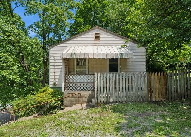 Property at 203 Clever Ave, Mckees Rocks, PA 15136, 2 beds, 1 bath