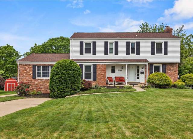 Property at 1209 Satellite Cir, Upper St. Clair, PA 15241, 5 beds, 3.5 baths