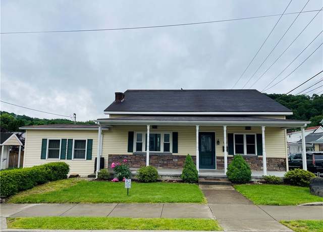 Property at 192 W Lincoln St, Waynsbrg/frankln Twp, PA 15370, 3 beds, 2 baths