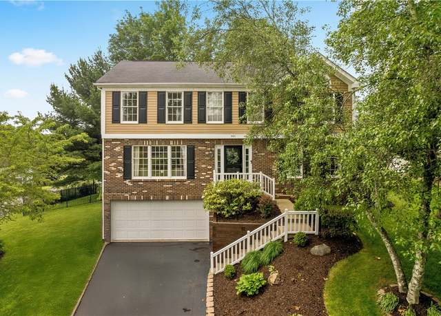 Property at 401 Pebble Creek Dr, Cranberry Twp, PA 16066, 4 beds, 2.5 baths