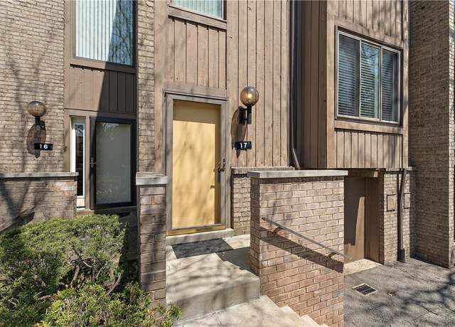 Property at 17 Maple Ct, Ross Twp, PA 15237, 2 beds, 1.5 baths