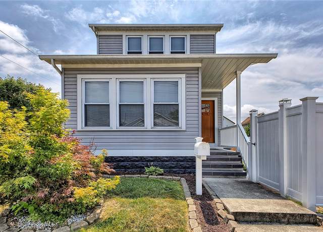 Property at 53 E Madison St, Latrobe, PA 15650, 3 beds, 1 bath