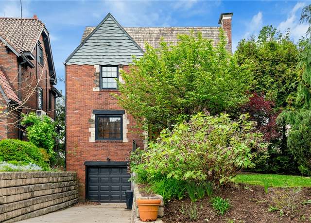 Property at 943 Wellesley Rd, Highland Park, PA 15206, 4 beds, 3.5 baths
