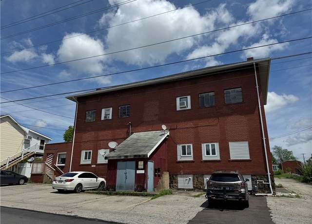 Property at 934 Wood St, Derry Twp, PA 15650, 10 beds, 4.5 baths