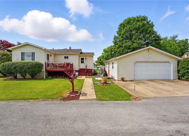 Property at 1029 N Water Ave, Hermitage, PA 16148, 2 beds, 1 bath