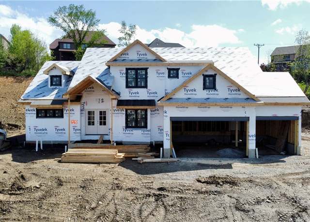 Property at 1065 Skyline Dr, Cecil, PA 15317, 5 beds, 3.5 baths