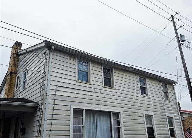 Property at 121-123 Oak Ave, Kittanning Boro, PA 16201, 6 beds, 2 baths