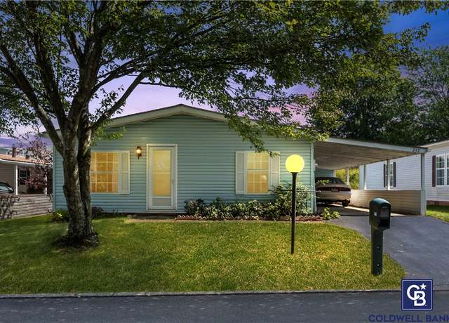Property at 242 Ridge Ln, Murrysville, PA 15668, 3 beds, 2 baths