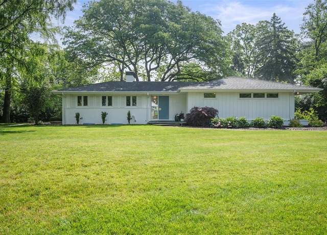Property at 10 Old Farm Raod, Rosslyn Farms, PA 15106, 3 beds, 3 baths