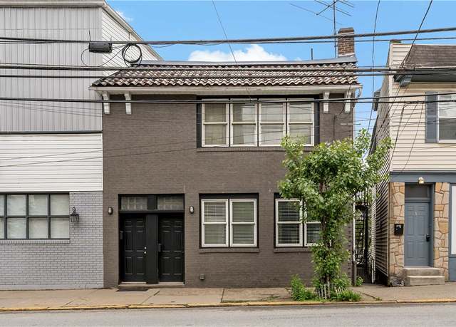 Property at 3 Boggs Ave, Mt Washington, PA 15211, 3 beds, 3 baths
