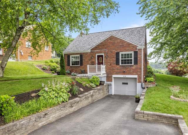 Property at 929 Edward Dr, Baldwin Boro, PA 15227, 3 beds, 2 baths