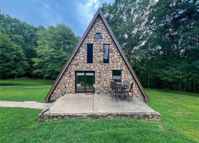 Property at 122 Beblo Ln, Oakland Twp, PA 16002, 2 beds, 3 baths
