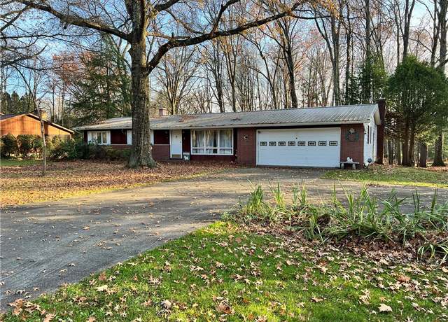 Property at 3 Eastwood Dr, Hempfield Twp - Mer, PA 16125, 3 beds, 2 baths