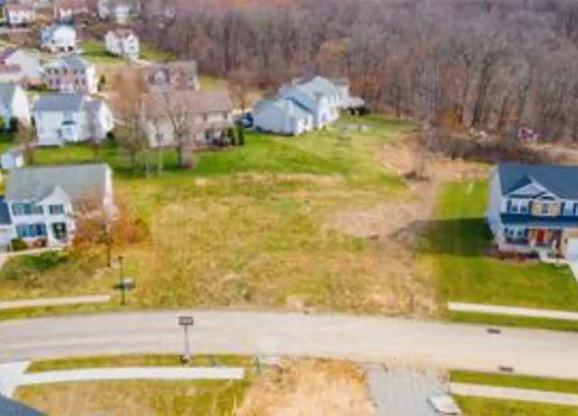 Property at 213 Lochinver, Moon/crescent Twp, PA 15108