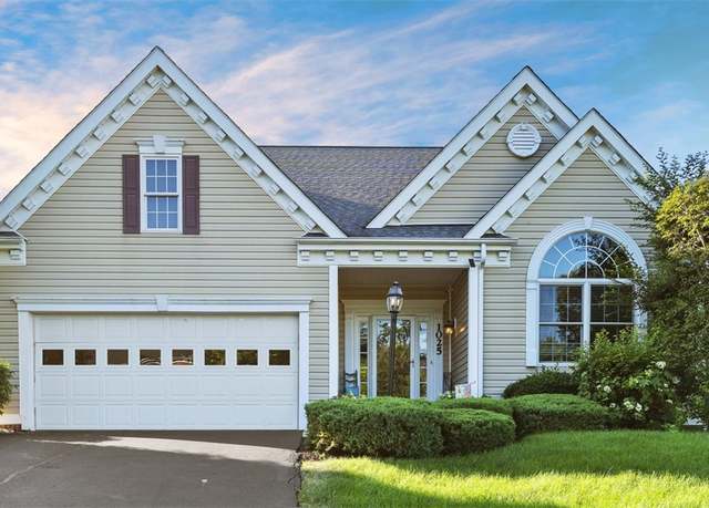 Property at 1025 Brookfield Dr, Bethel Park, PA 15102, 4 beds, 4 baths