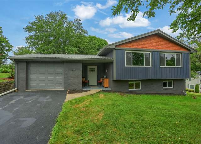 Property at 1611 18th Ave, Patterson Heights, PA 15010, 4 beds, 2.5 baths