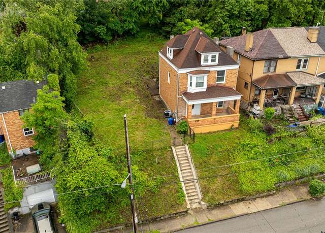 Property at 1044 Flemington St, Greenfield, PA 15217, 4 beds, 1 bath