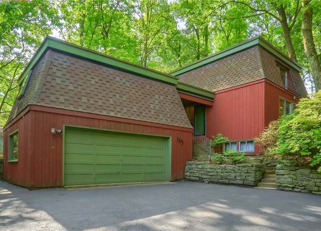 Property at 113 S Heide Ln, Peters Twp, PA 15317, 3 beds, 2.5 baths