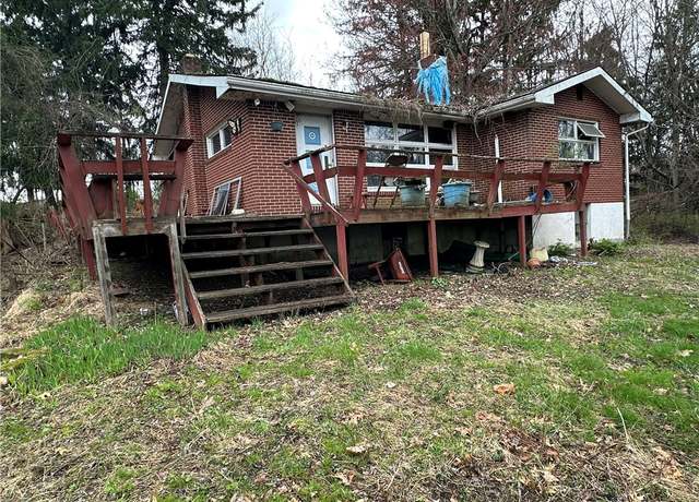 Property at 3950 Dunnett Ln, Murrysville, PA 15668, 3 beds, 2 baths
