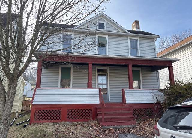 Property at 223 Holmes St, Vandergrift - Wml, PA 15690, 3 beds, 2 baths