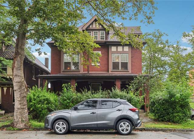 Property at 433 E 11th Ave, Munhall, PA 15120, 6 beds, 3.5 baths