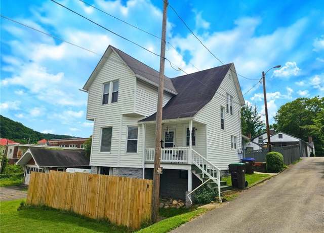 Property at 1231 1/2 Otter St, City Of Franklin, PA 16323, 2 beds, 1.5 baths