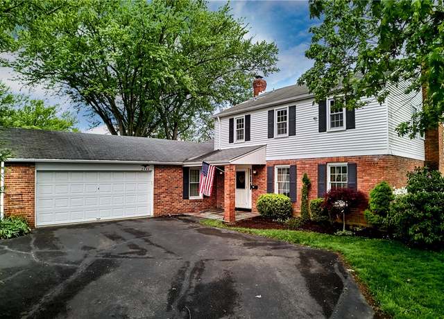 Property at 2446 Pin Oak Pl, Green Tree, PA 15220, 4 beds, 3.5 baths