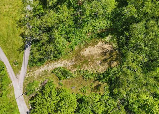 Property at 1408 Willow Ln, Imperial, PA 15126