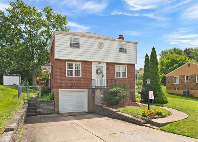 Property at 992 Willow Dr, Ross Twp, PA 15237, 3 beds, 1 bath