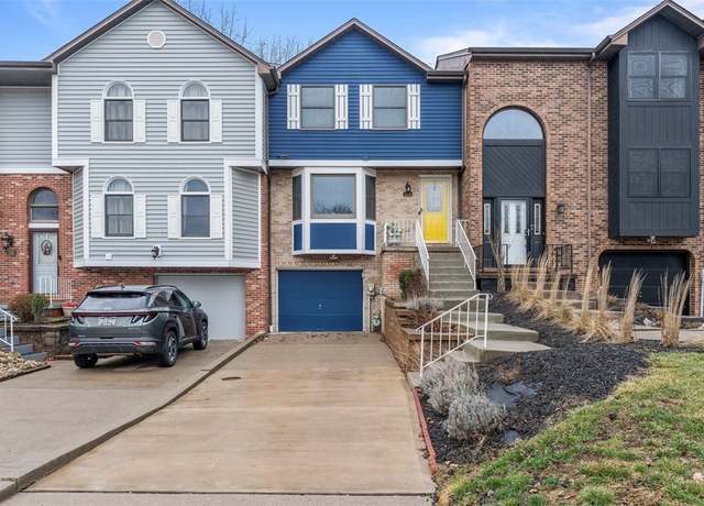 Property at 504 Canterbury Dr, Moon/crescent Twp, PA 15108, 2 beds, 2.5 baths