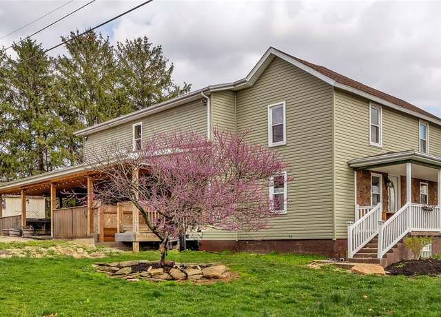 Property at 322 17th St, Derry Twp, PA 15627, 4 beds, 2 baths