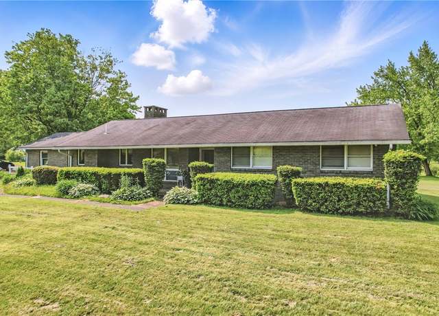 Property at 1011 South Lake Rd, Jefferson Twp - Mer, PA 16137, 3 beds, 2.5 baths