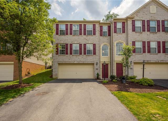 Property at 135 Aidan Ct, Brookline, PA 15226, 3 beds, 2.5 baths