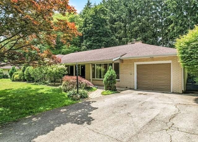 Property at 120 Maple Dr, Hermitage, PA 16148, 3 beds, 2 baths
